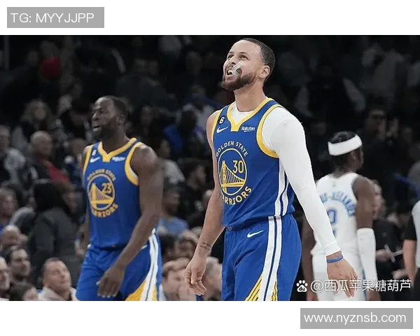 勇士与雷霆第四场激战回顾关键时刻的精彩瞬间与战术分析 勇士与雷霆第四场激战回顾关键时刻的精彩瞬间与战术分析